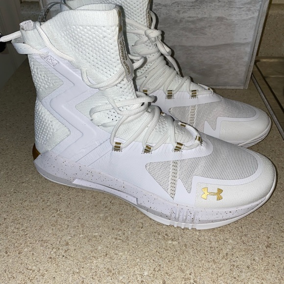 Under Armour Highlight Ace 2.0 Volleyball Shoes - Picture 2 of 10